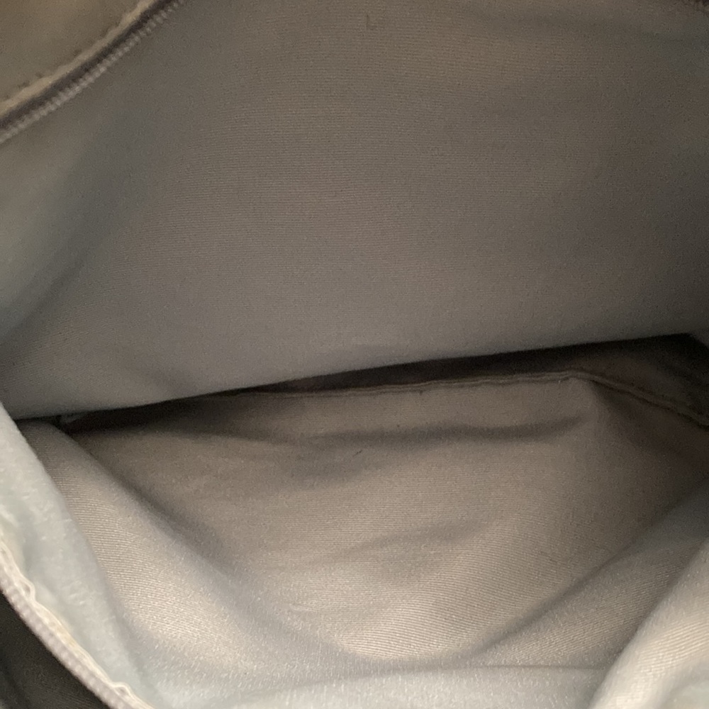 COACH. BLACK. NO HANGTAG. CREED IS GOOD. SHOWS SOME WEAR AT TOP EDGE. GOOD COND - Picture 7 of 10
